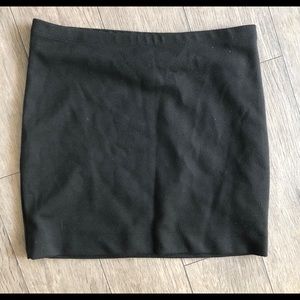 ⭐️ Mid Length Skirt